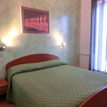 Piccolo Sas Di Picchi Amelia & Co Апартаменты Рим