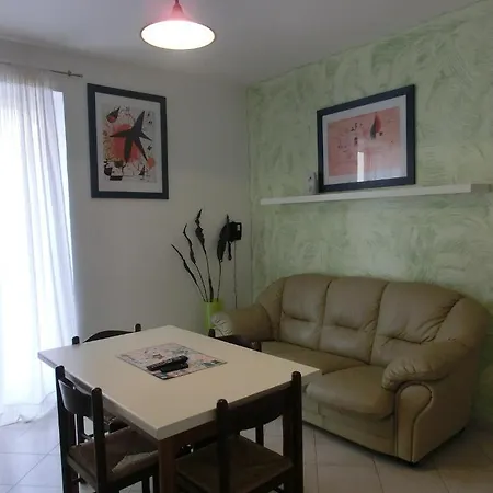 Piccolo Sas Di Picchi Amelia & Co דירה